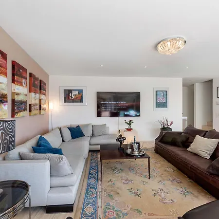 Вілла Dolce With Private Pool