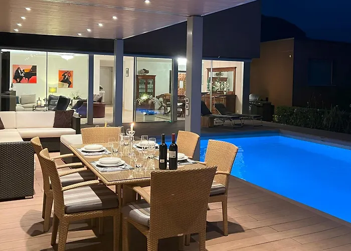 Вілла Dolce With Private Pool Лугано