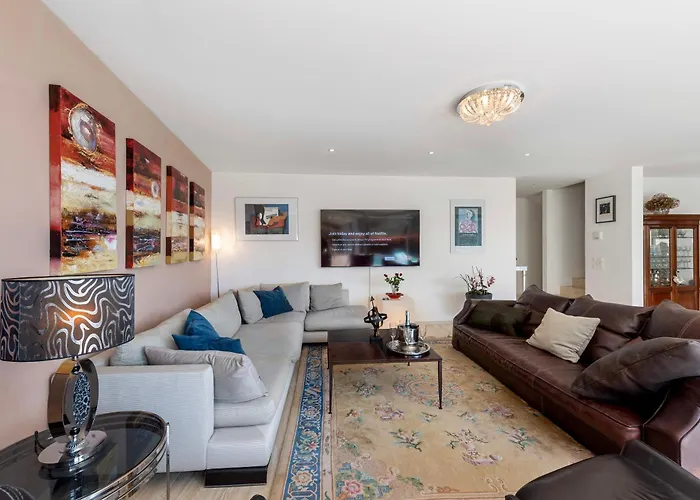 Вілла Dolce With Private Pool